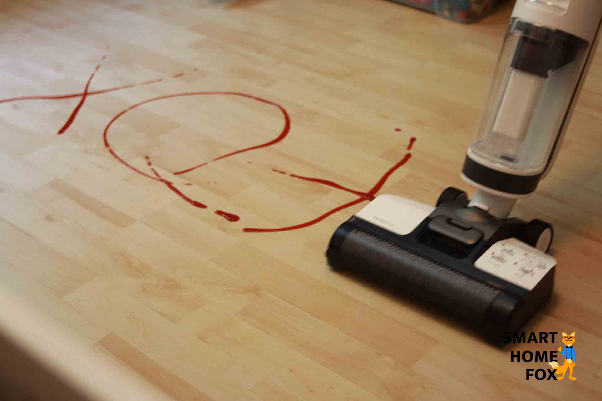 Schmutz auf Holzboden